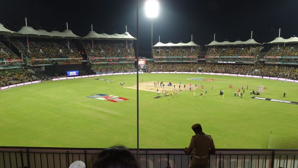 How many lights are need to illuminate cricket field