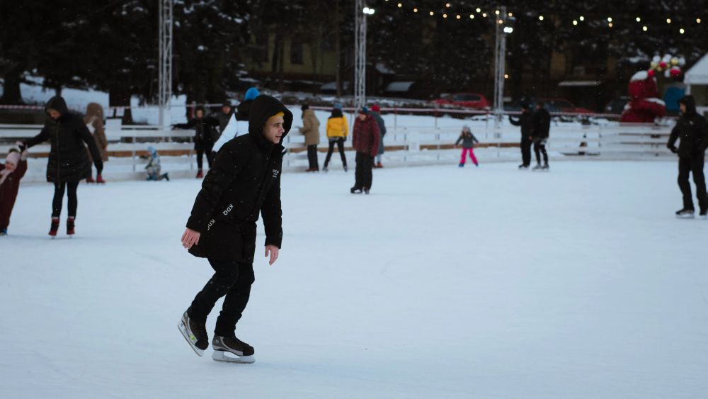 Where can I buy ice rink lighting